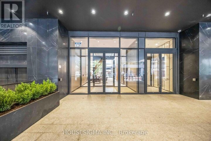 Property Photo:  488 University Avenue 3212  ON M5G 0C1 