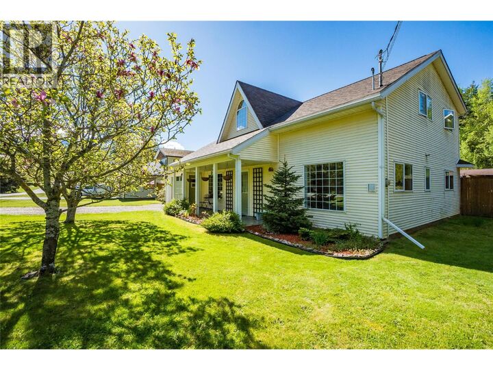 Property Photo: 661 C Avenue BC V0G 1M0