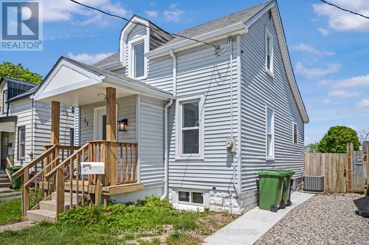 Property Photo:  17 Trafalgar Street  ON N5P 1P1 