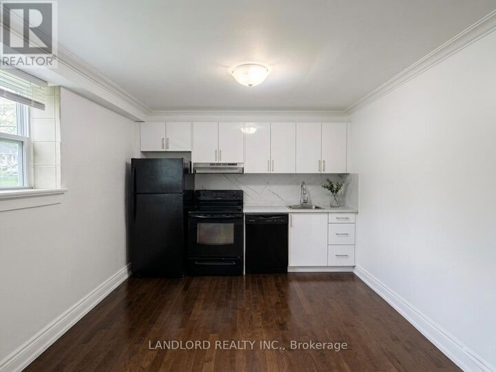 Property Photo:  92 Trethewey Drive 2  ON M6M 4B4 
