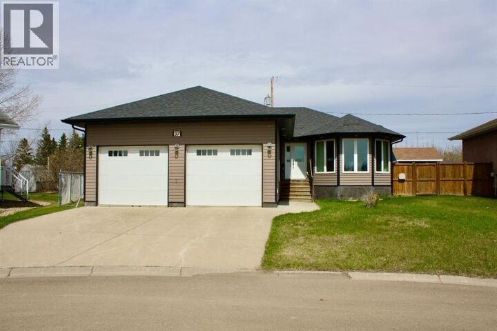 Property Photo:  37 Ball Place  SK S0M 2C0 