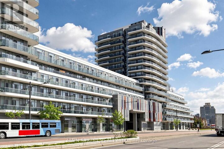 Property Photo:  9471 Yonge Street 335  ON L4C 0Z5 