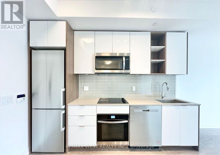 Property Photo:  543 Richmond Street West 808  ON M5V 0W9 