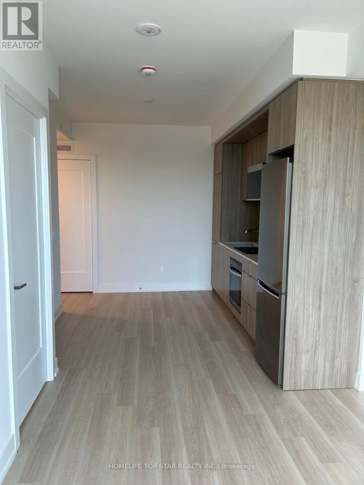 Property Photo:  60 Central Parkway Road 1607  ON M9A 0E6 
