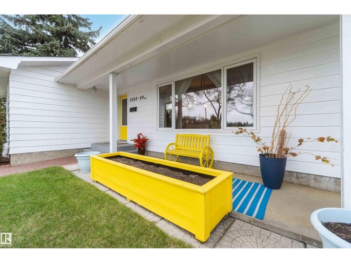 Property Photo:  9504 94 Av  AB T8L 1N7 