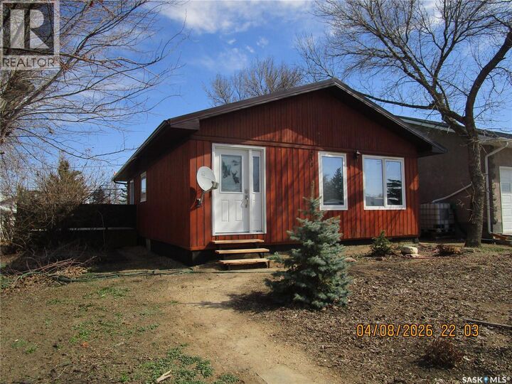 Property Photo:  233 4th Avenue E  SK S0H 1X0 
