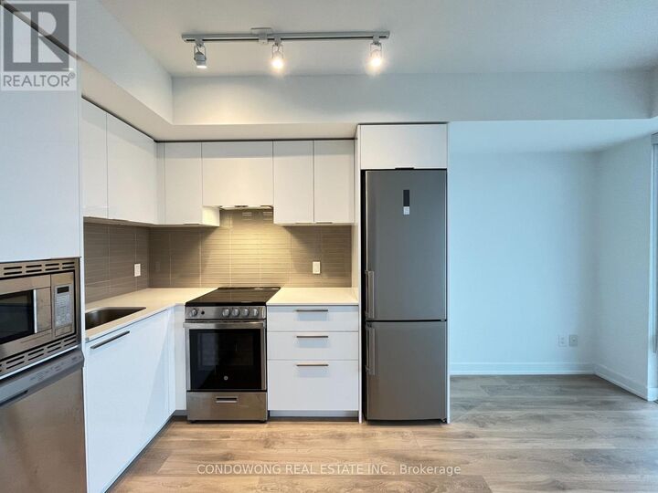 Property Photo:  501 Yonge Street 5101  ON M5B 0C1 