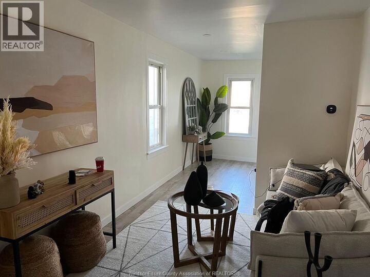 Property Photo:  9 Medora Avenue West  ON N8M 2H7 