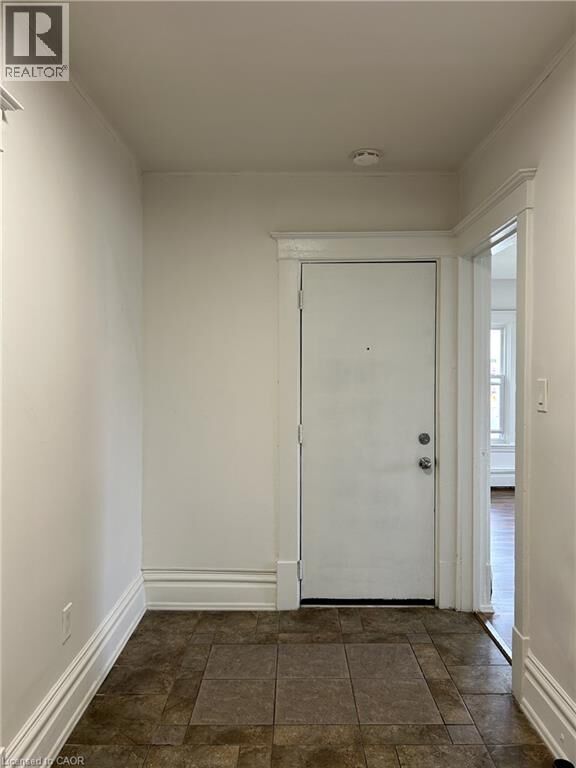 Property Photo:  3 Balmoral Avenue South 2  ON L8M 3J7 