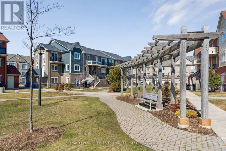 Property Photo:  250 Sunny Meadow Boulevard 266  ON L6R 3Y7 