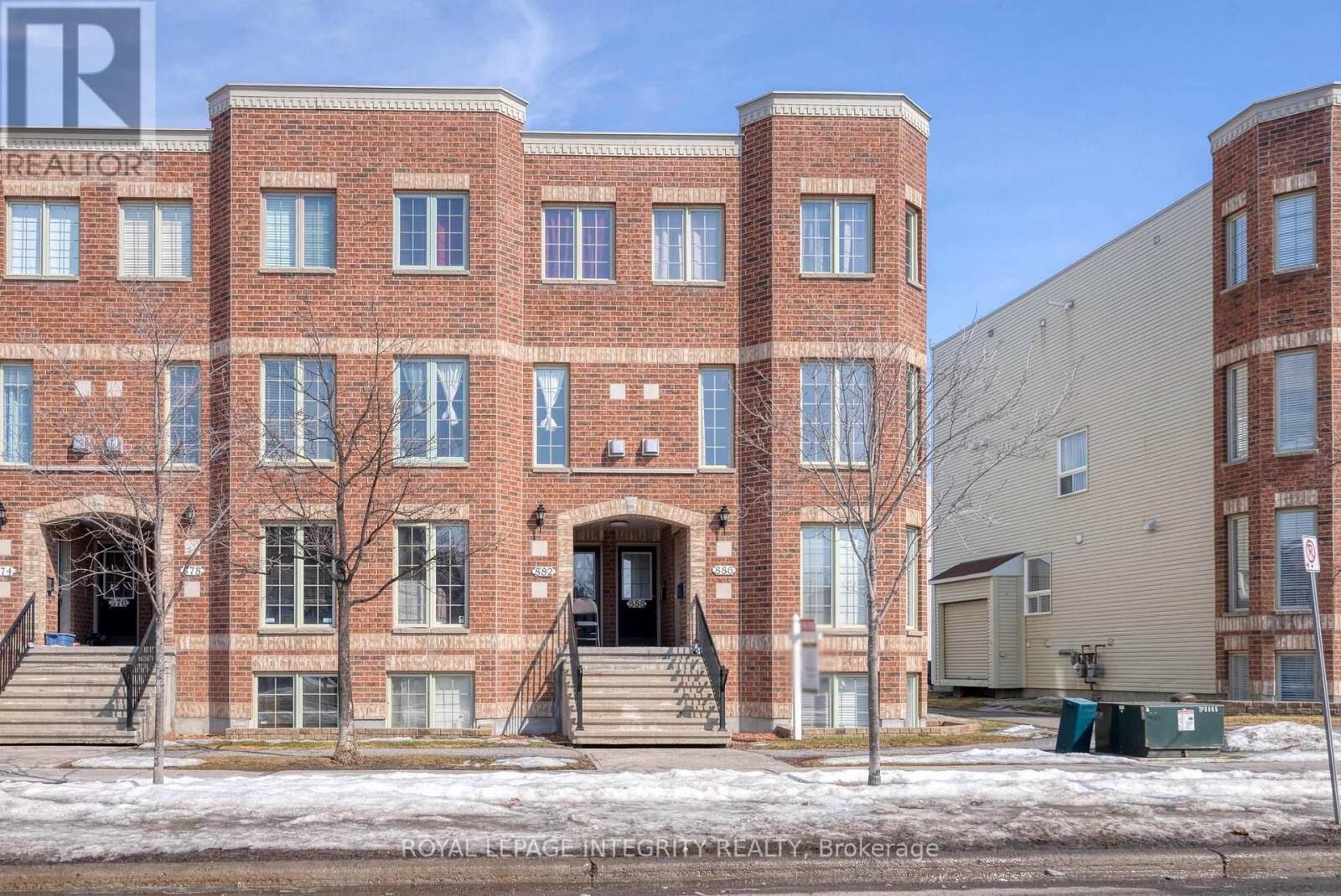Property Photo:  888 Longfields Drive  ON K2J 5K6 