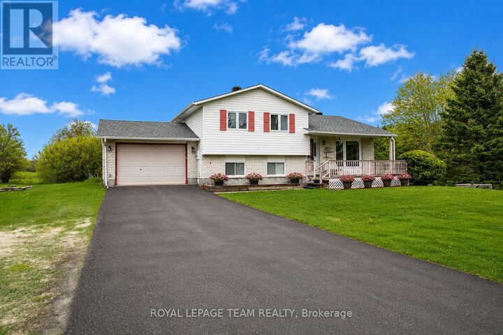 Property Photo:  134 Torok Drive  ON K7C 3P1 