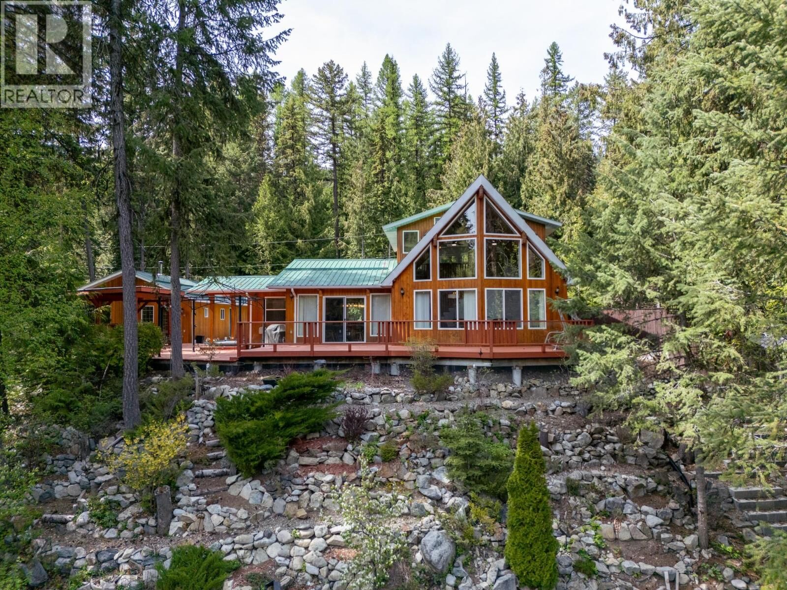 Photo de la propriété:  2852 Jewel Lake Road  BC V0H 1J0 