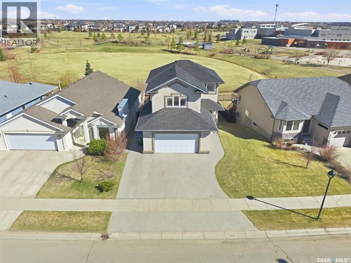 Property Photo:  231 Willowgrove Boulevard  SK S7W 1A1 