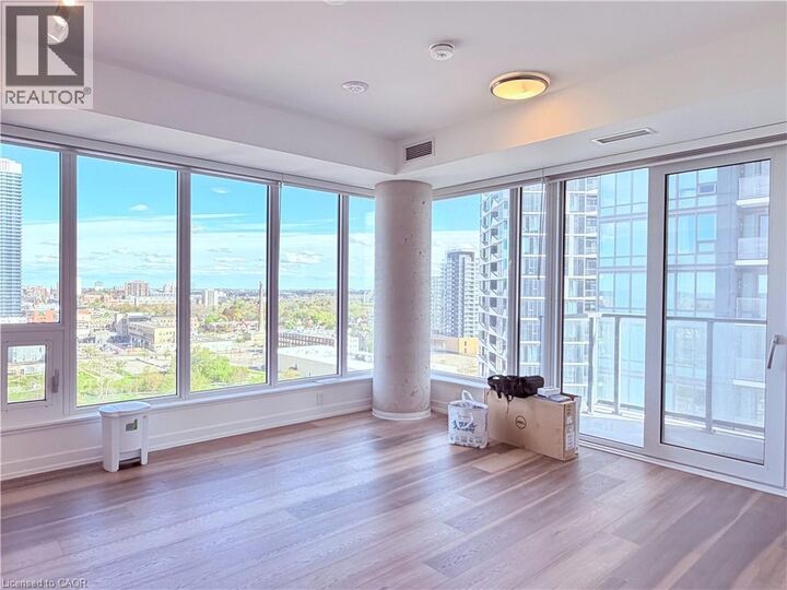 Property Photo:  5 Wellington Street South 1102  ON N2G 0E3 