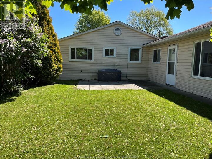 Property Photo:  589 Elinor  ON N8P 1E3 
