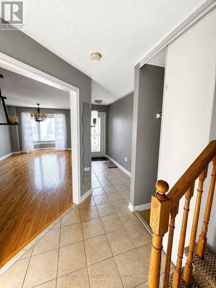 Property Photo:  101 Bentley Crescent  ON L4N 0Z1 