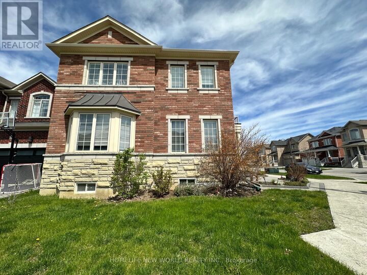 Property Photo:  298 West Lawn Crescent  ON L4A 1X3 