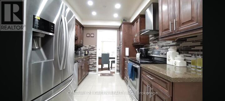 Property Photo: 849 Millworks Crescent ON L5V 1C4