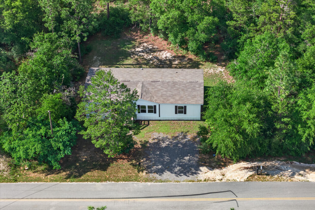 Property Photo: 158 W Violet Lane FL 32433