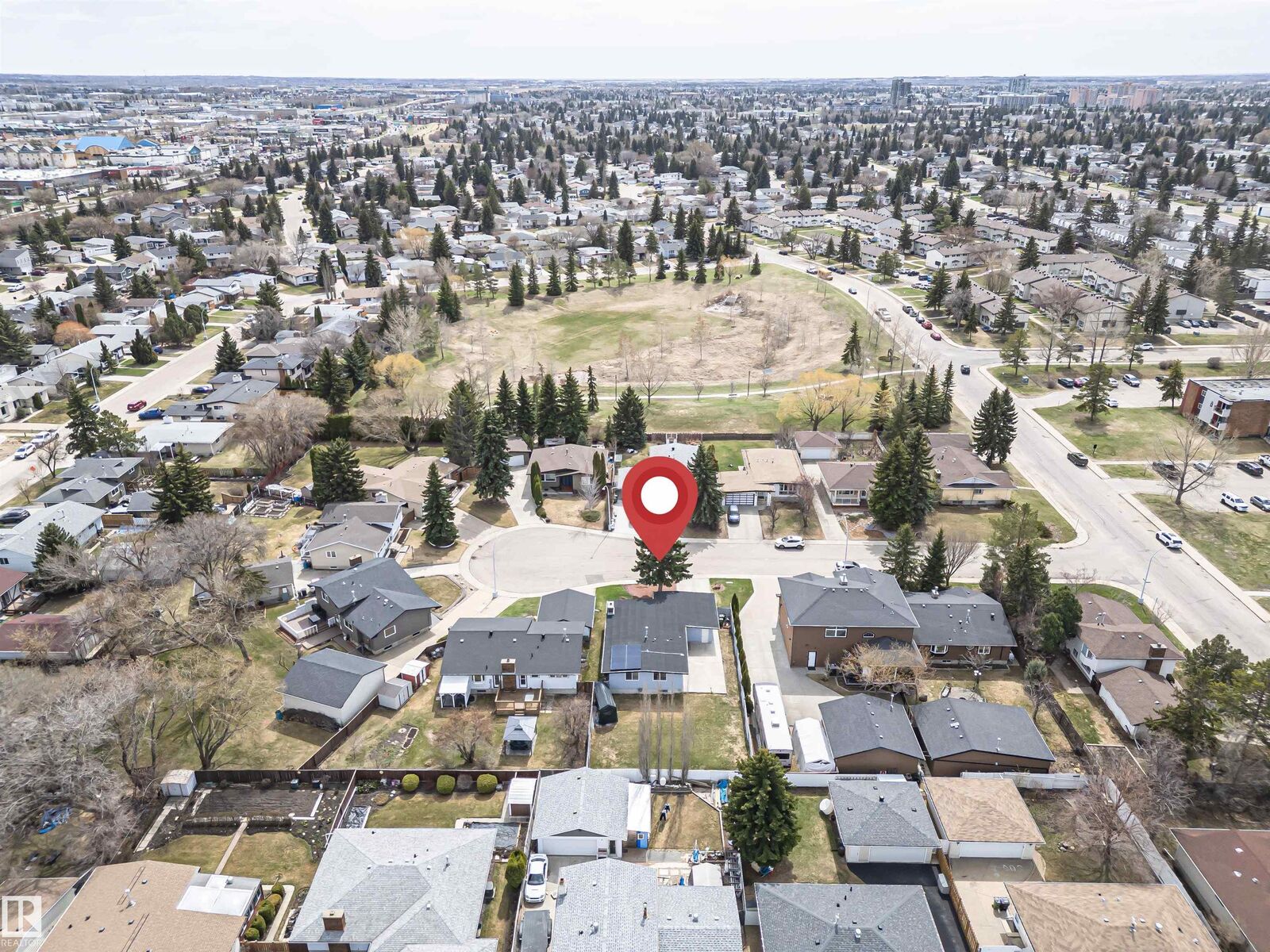Property Photo:  10412 39 Avenue NW  AB T6J 2J3 