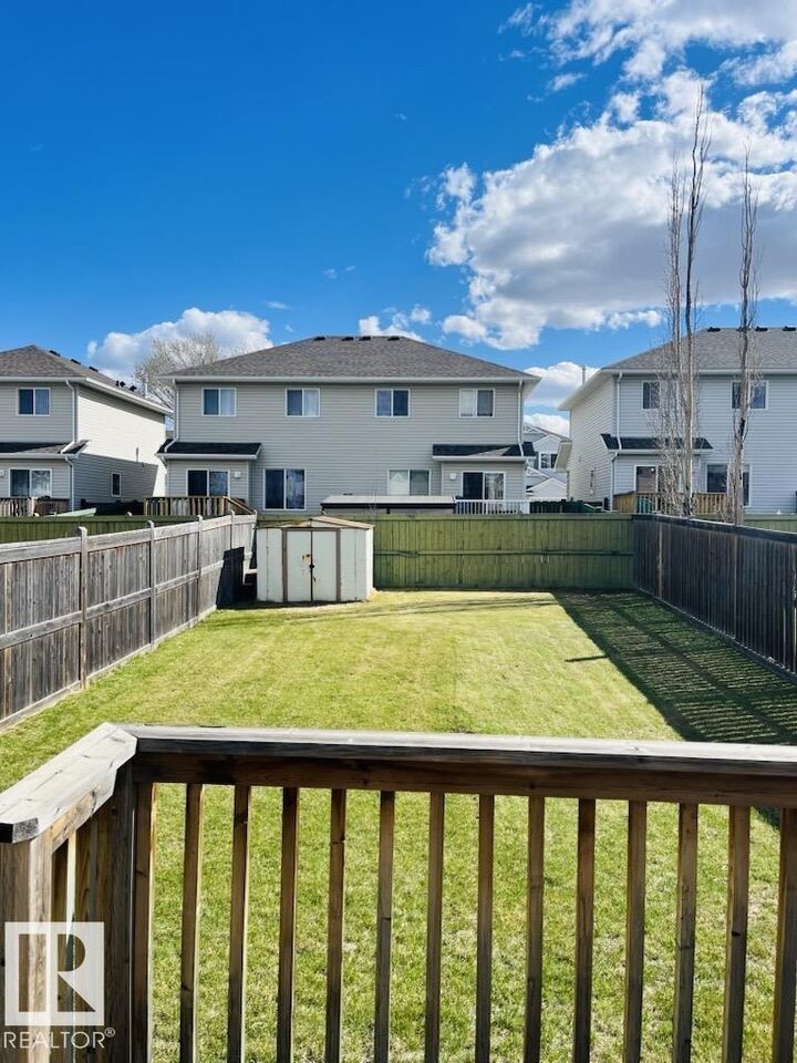 Property Photo:  5 Chestermere Way  AB T8H 2S1 