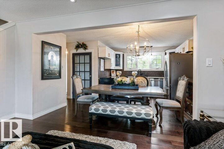 Property Photo:  11447 39 Avenue NW  AB T6J 0M5 