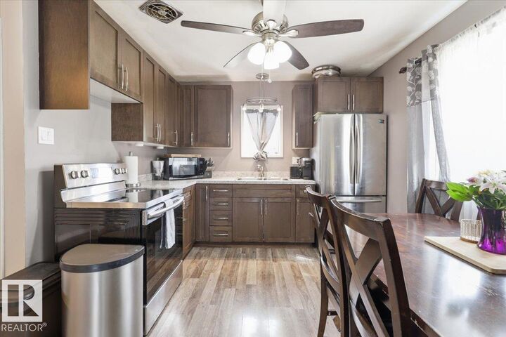 Property Photo:  4704 51 Street  AB T0C 2P0 