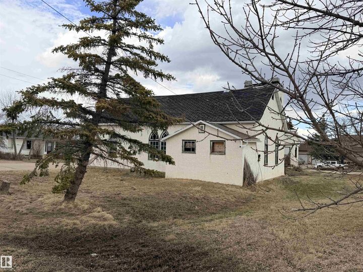 Property Photo:  5036 49 Street  AB T0G 0P0 