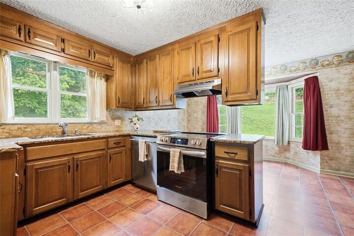 Property Photo: 4269 E Cherokee Drive GA 30115