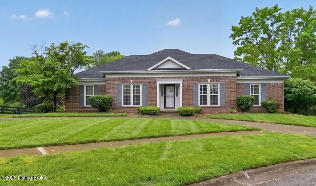Property Photo:  27 Autumn Hill Ct  KY 40059 