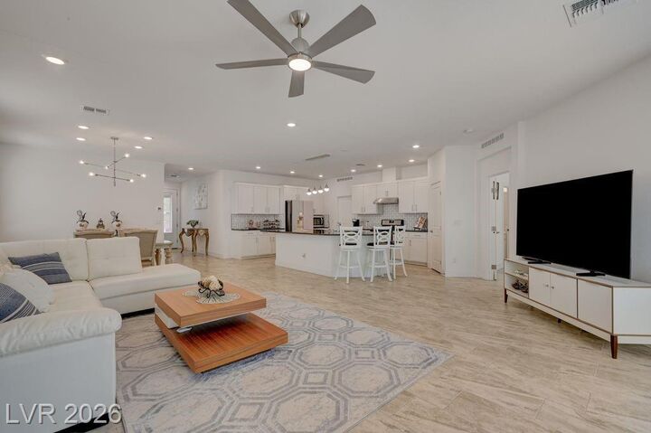 Property Photo: 7135 Sunland Hills Avenue NV 89113