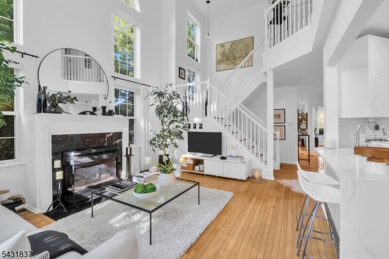 Property Photo:  6 Clark Ct  NJ 07920 