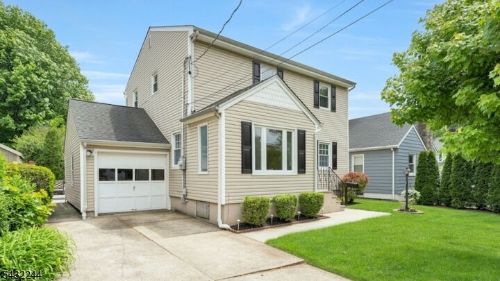 Property Photo:  15 Oak Pl  NJ 07506 