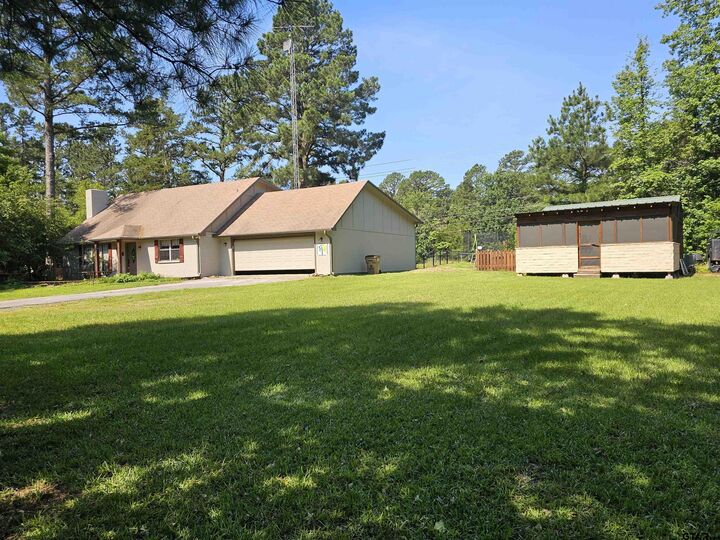 Property Photo:  411 Green Meadow Trail  TX 75765 