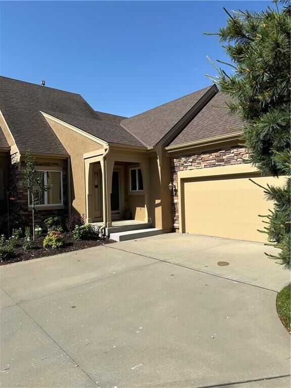 Property Photo:  14120 S Summit Street  KS 66062 