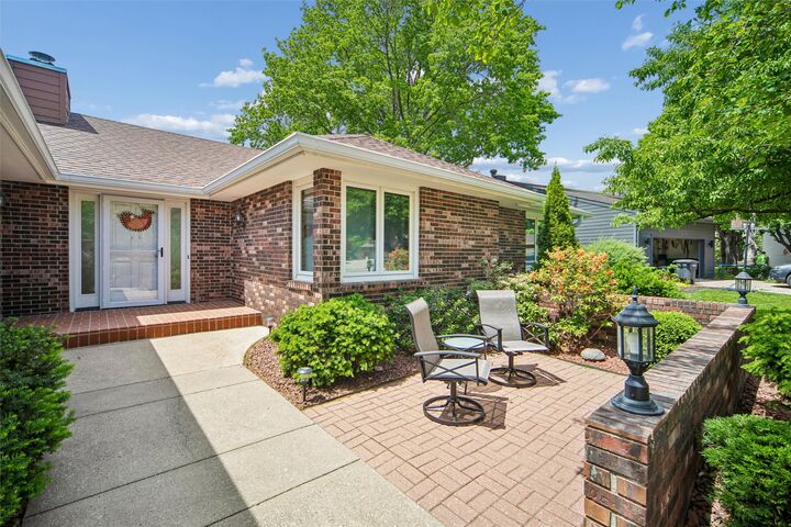 Property Photo:  5992 Dogwood Circle  IA 50131 