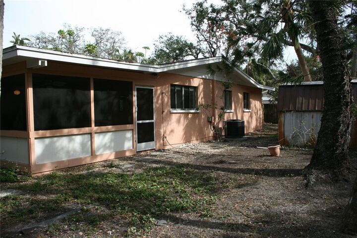 Property Photo:  144 Garden Lane  FL 34242 
