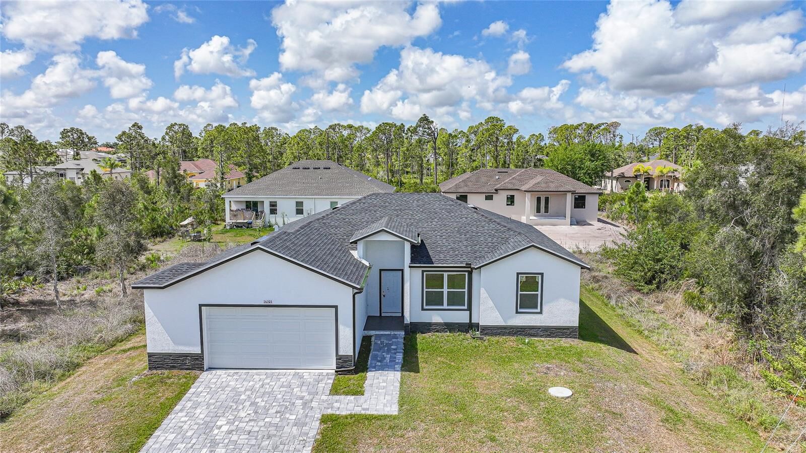 Property Photo: 14191 Onslow Lane FL 33981