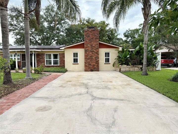 Property Photo:  2523 Krueger Ln  FL 33618 