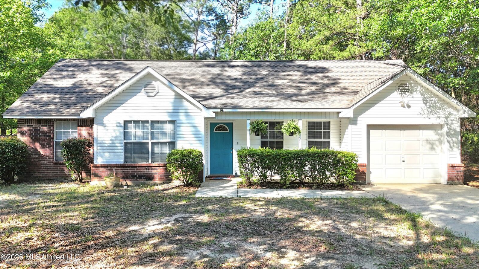 Property Photo:  1329 Sycamore Street  MS 39564 