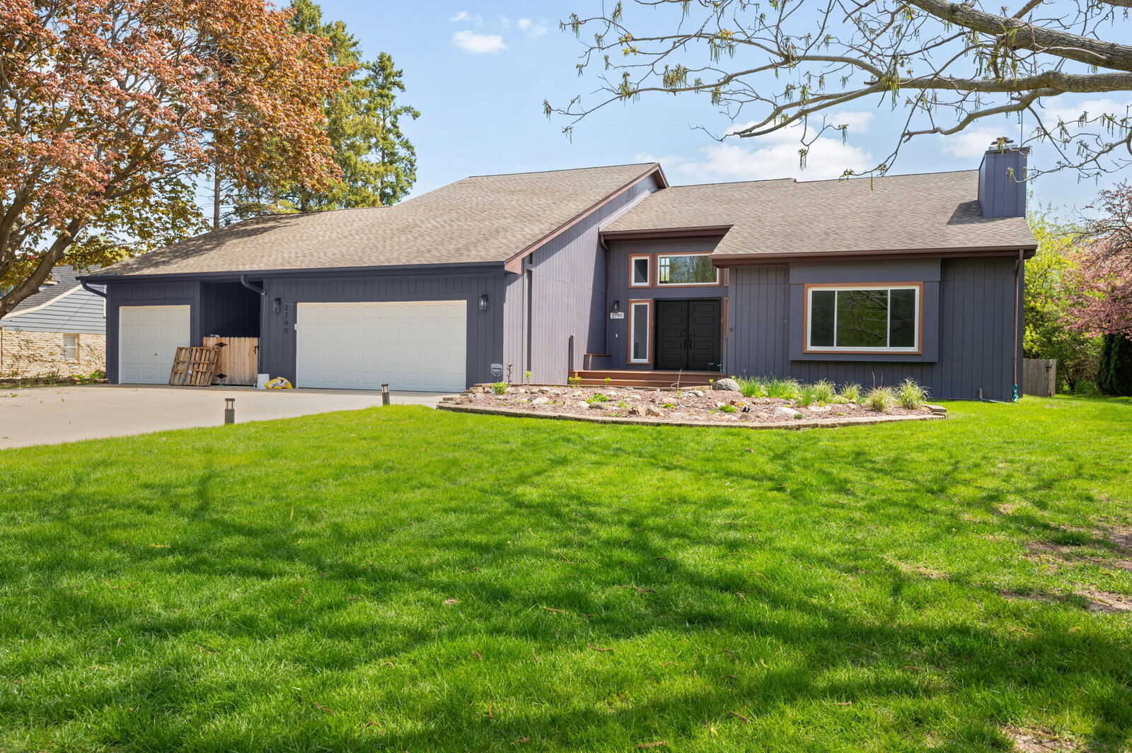 Property Photo:  2790 S 152nd St  WI 53151 