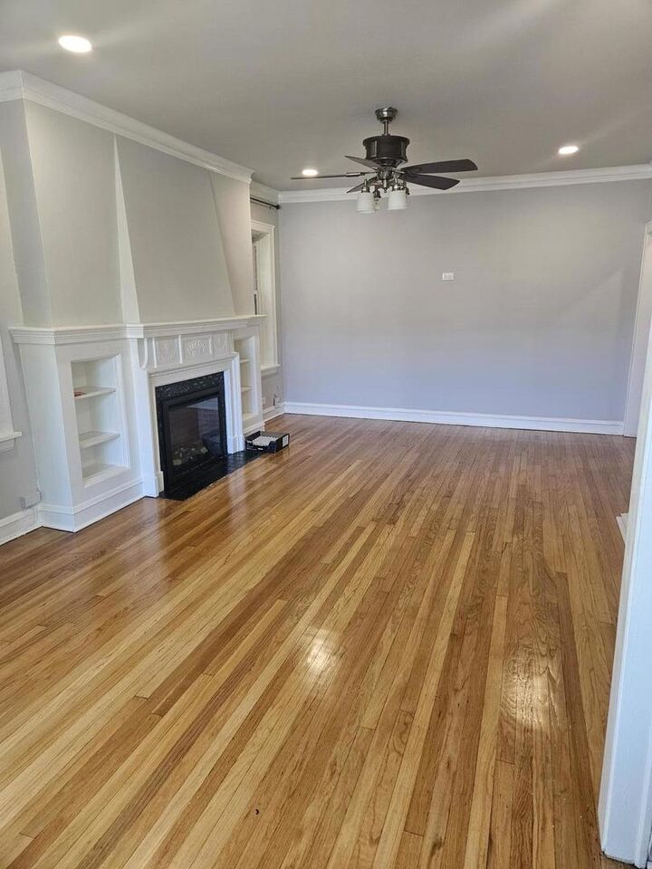 Property Photo:  