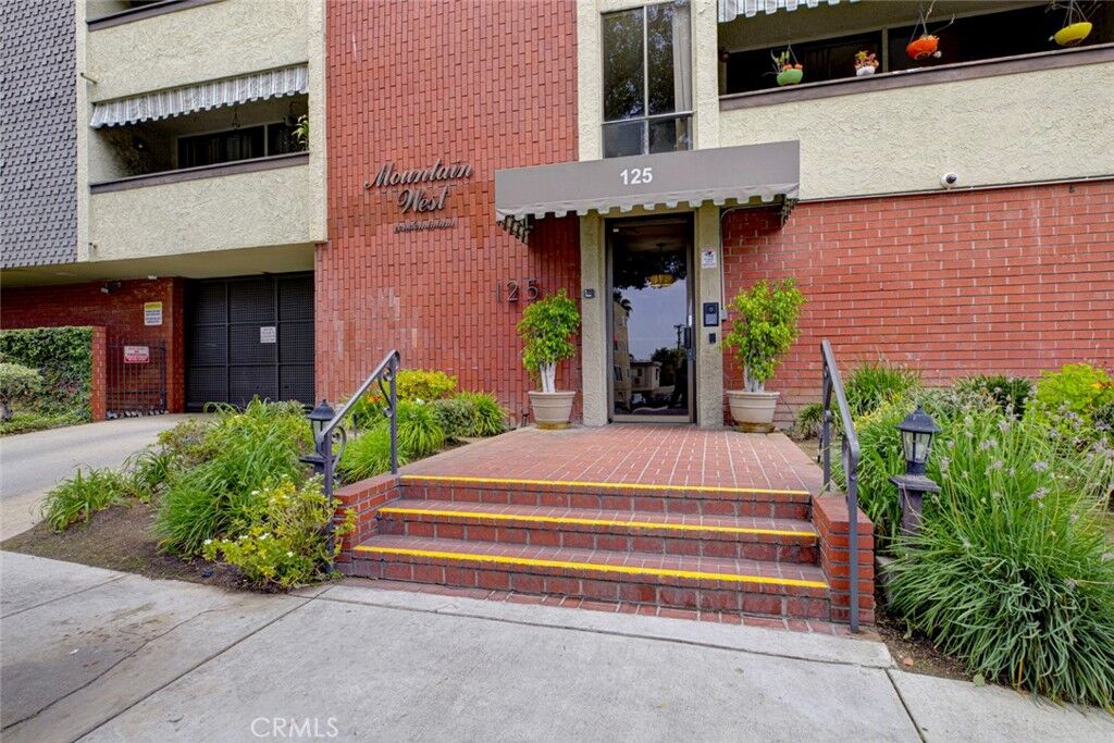 Property Photo:  125 W Mountain Street 216  CA 91202 