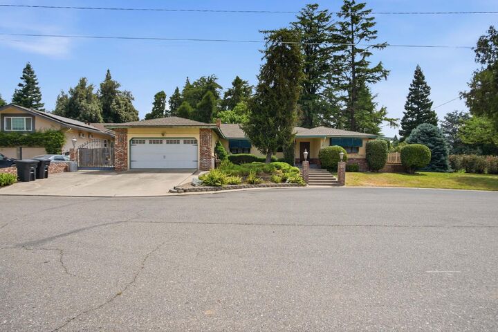 Property Photo:  2411 Pinehurst Drive  CA 95361 