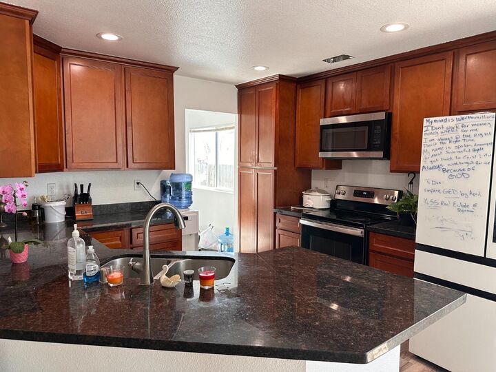 Property Photo: 911 Toro Lane CA 95330