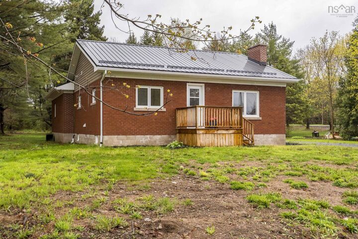 Property Photo: 1649 Avondale Road NS B0N 2A0