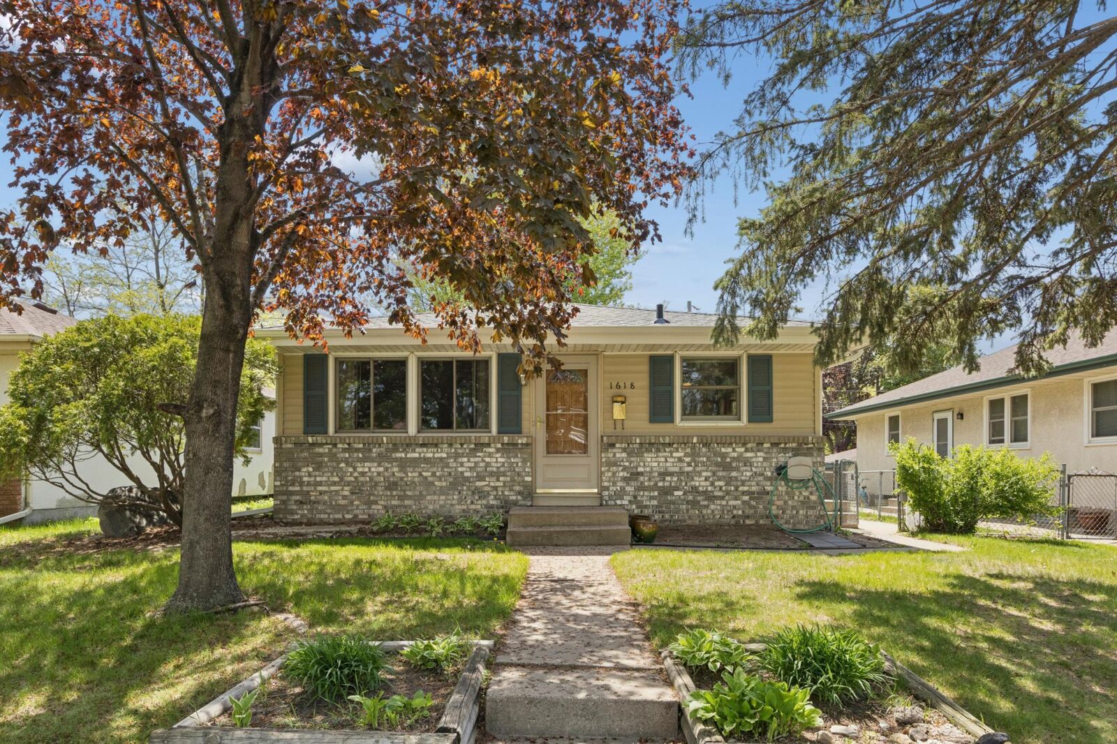 Property Photo:  1618 McLean Avenue  MN 55106 