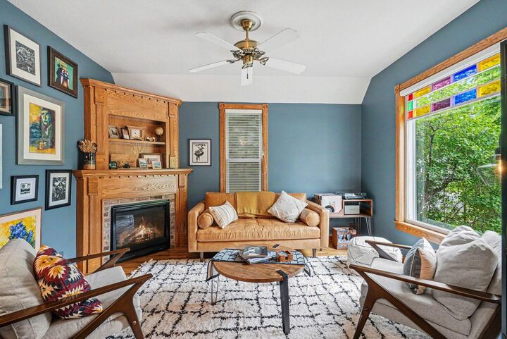 Property Photo:  424 8th Avenue NE  MN 55413 