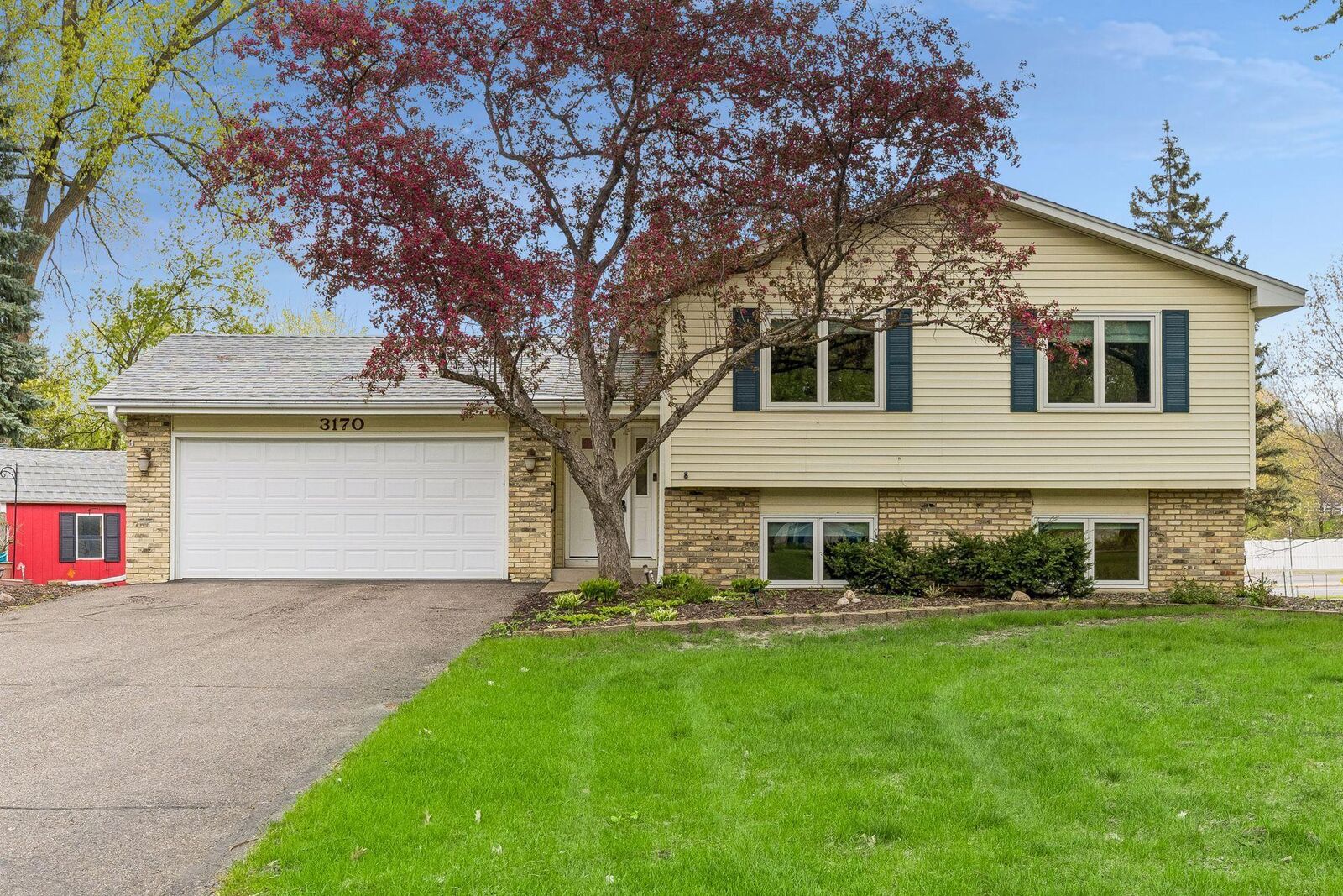 Property Photo:  3170 Queensland Lane N  MN 55447 
